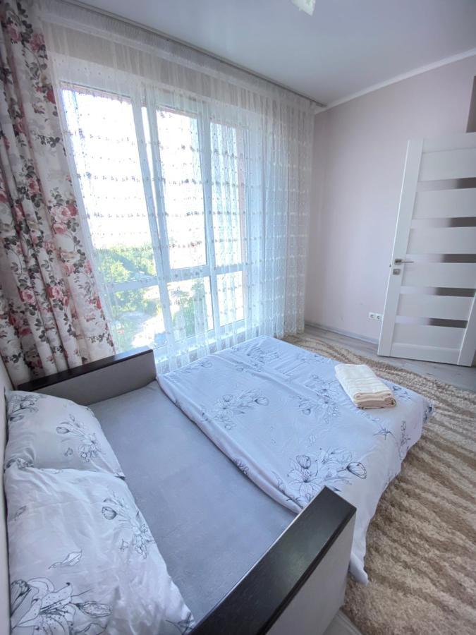Two Bedroom Large Apartment In Chisinau Exterior photo