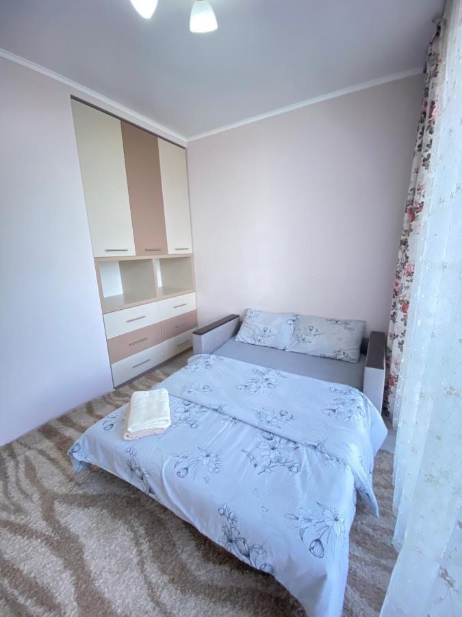 Two Bedroom Large Apartment In Chisinau Exterior photo