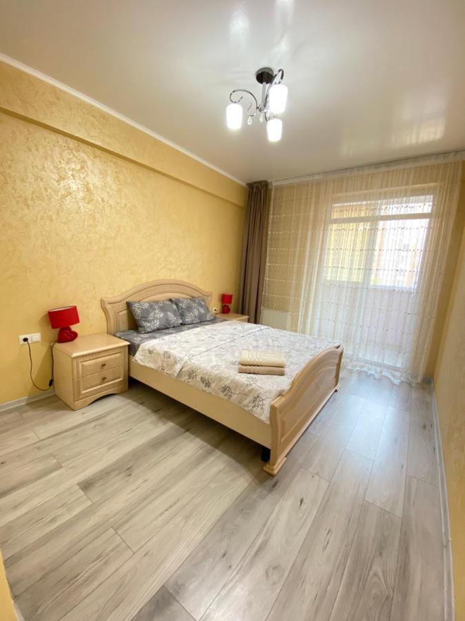 Two Bedroom Large Apartment In Chisinau Exterior photo