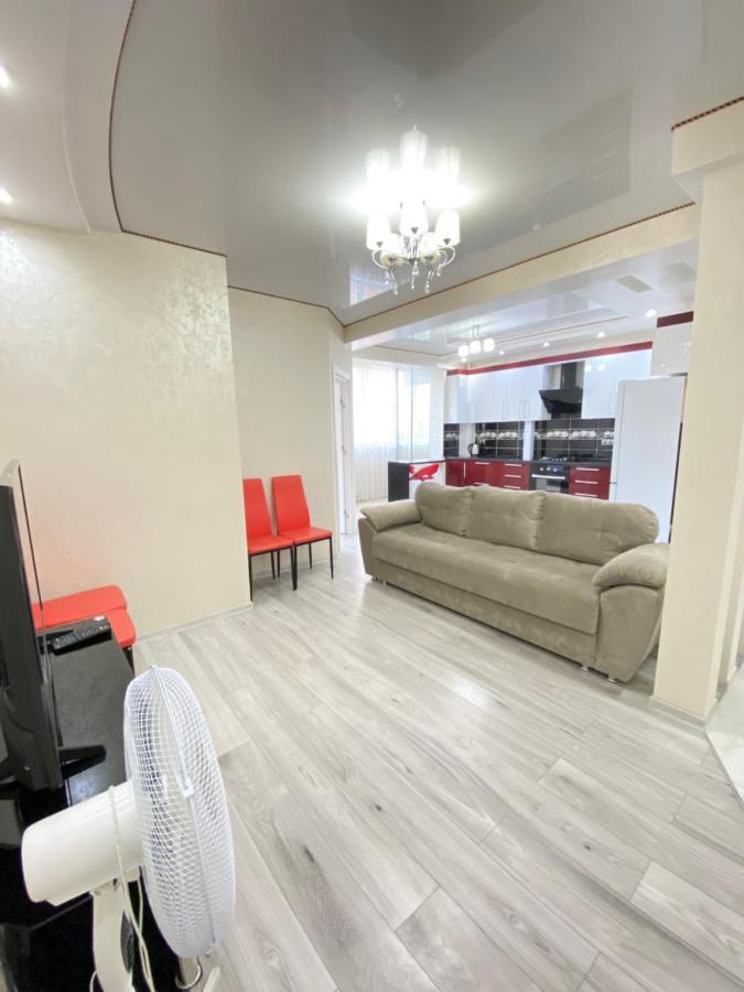 Two Bedroom Large Apartment In Chisinau Exterior photo