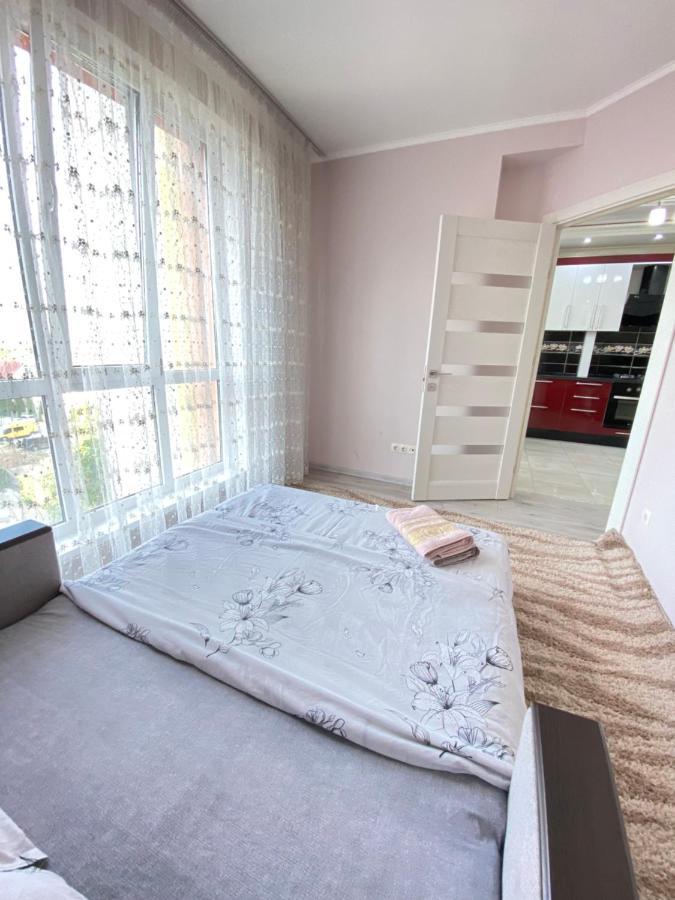 Two Bedroom Large Apartment In Chisinau Exterior photo