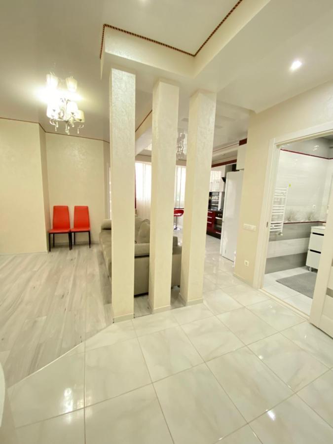 Two Bedroom Large Apartment In Chisinau Exterior photo
