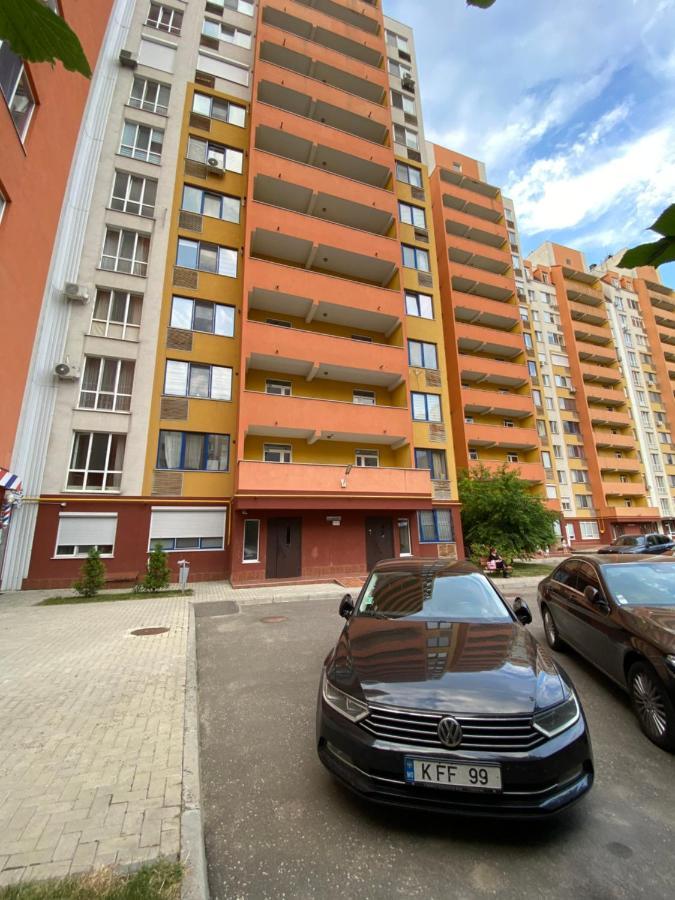 Two Bedroom Large Apartment In Chisinau Exterior photo