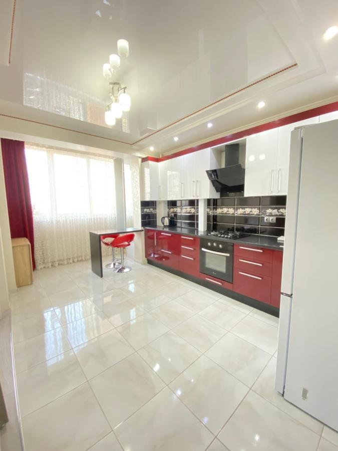 Two Bedroom Large Apartment In Chisinau Exterior photo