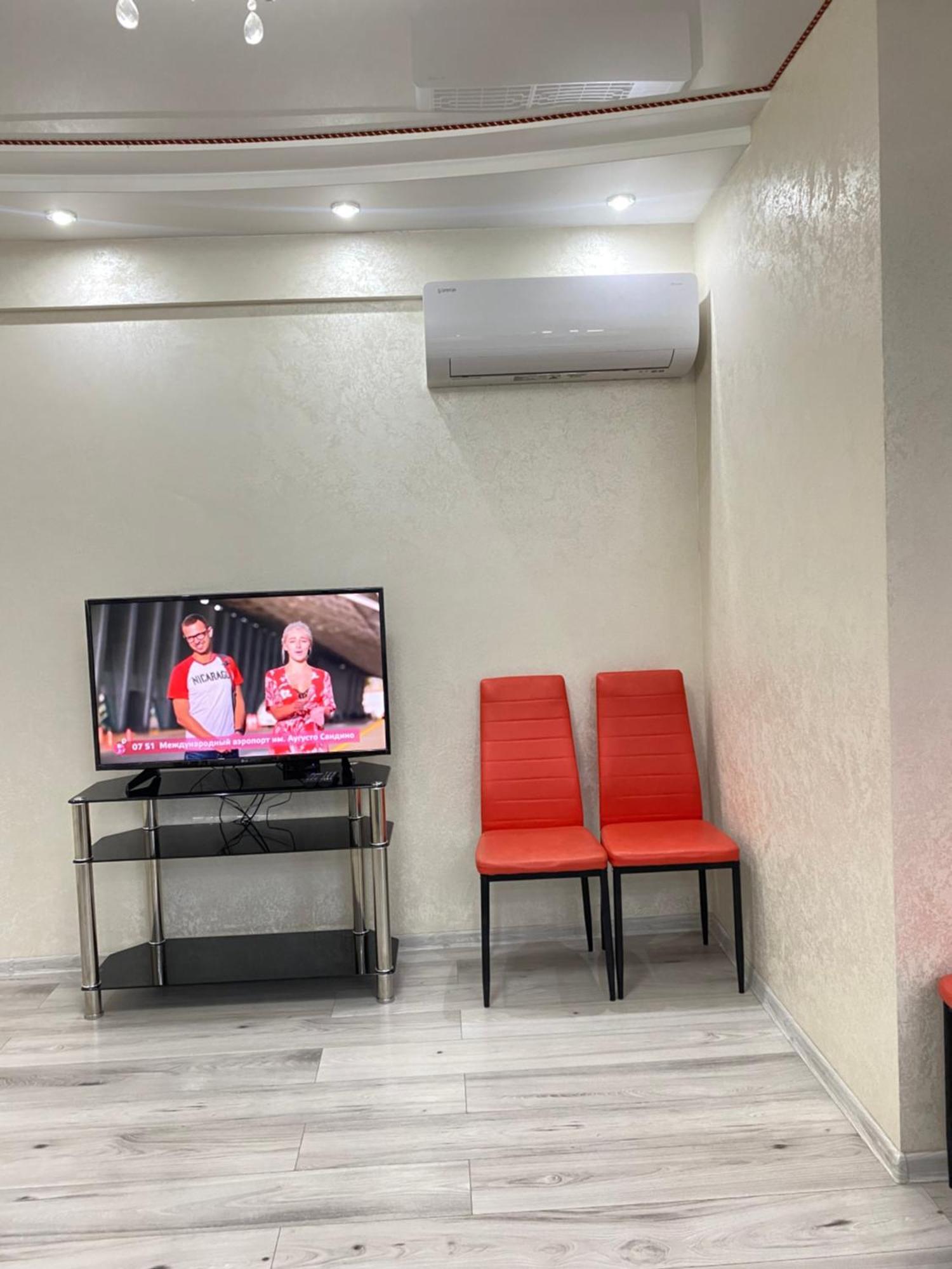 Two Bedroom Large Apartment In Chisinau Exterior photo